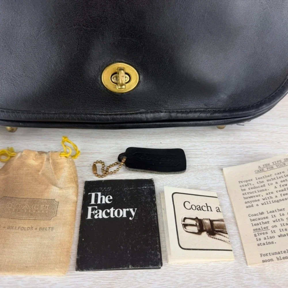 Vintage|COACH|Stewardess 9525 New York City Black Leather Purse Paperwork Tag